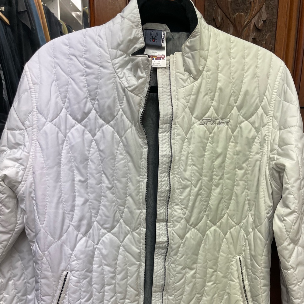 White Ski Jacket Perfect For Those Spring Slopes … - image 3
